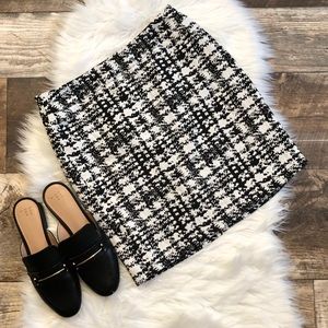 ANN TAYLOR Classic Black/White Print Pencil Skirt